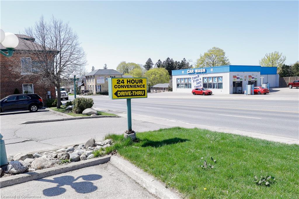 780 Dundas Street Property Photo 5