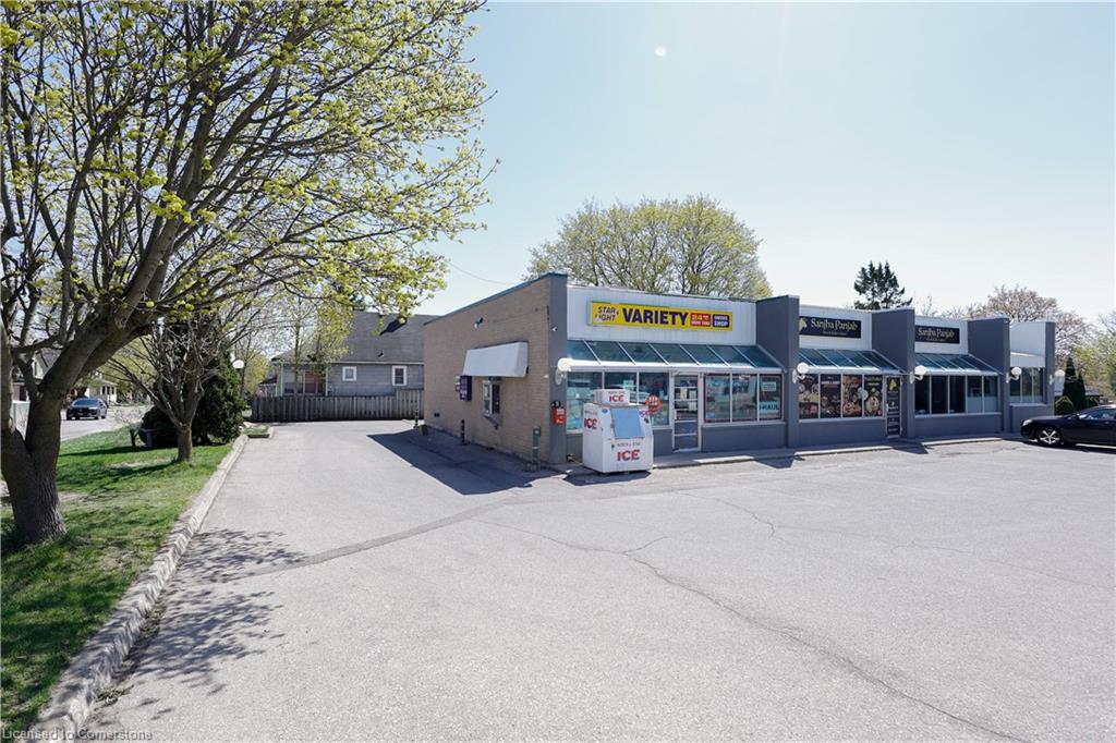 780 Dundas Street Property Photo 11