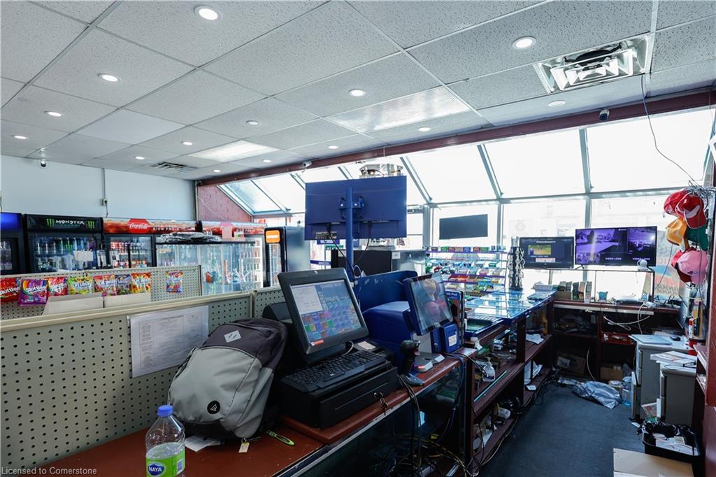 780 Dundas Street Property Photo 14