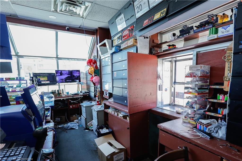 780 Dundas Street Property Photo 15