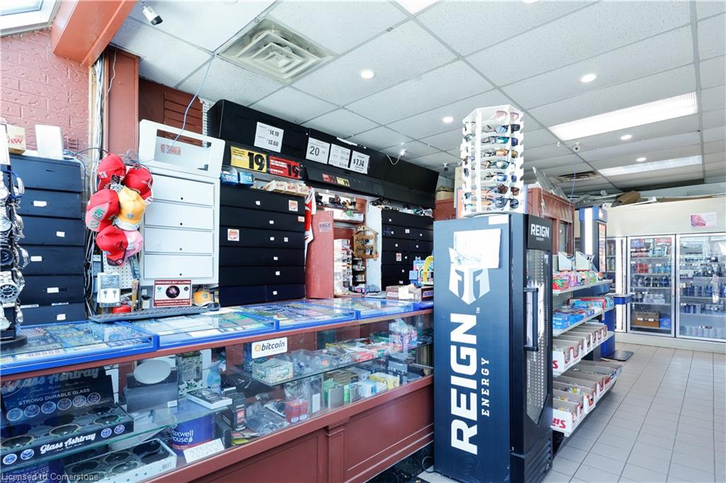 780 Dundas Street Property Photo 18