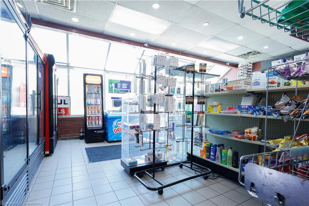 780 Dundas Street Property Photo 24