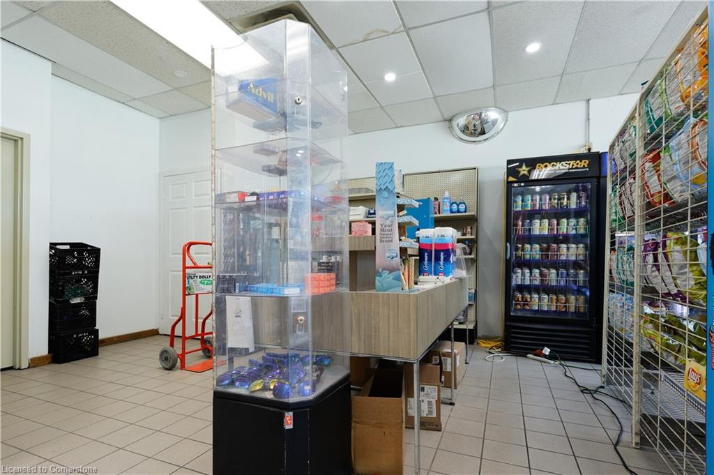 780 Dundas Street Property Photo 26