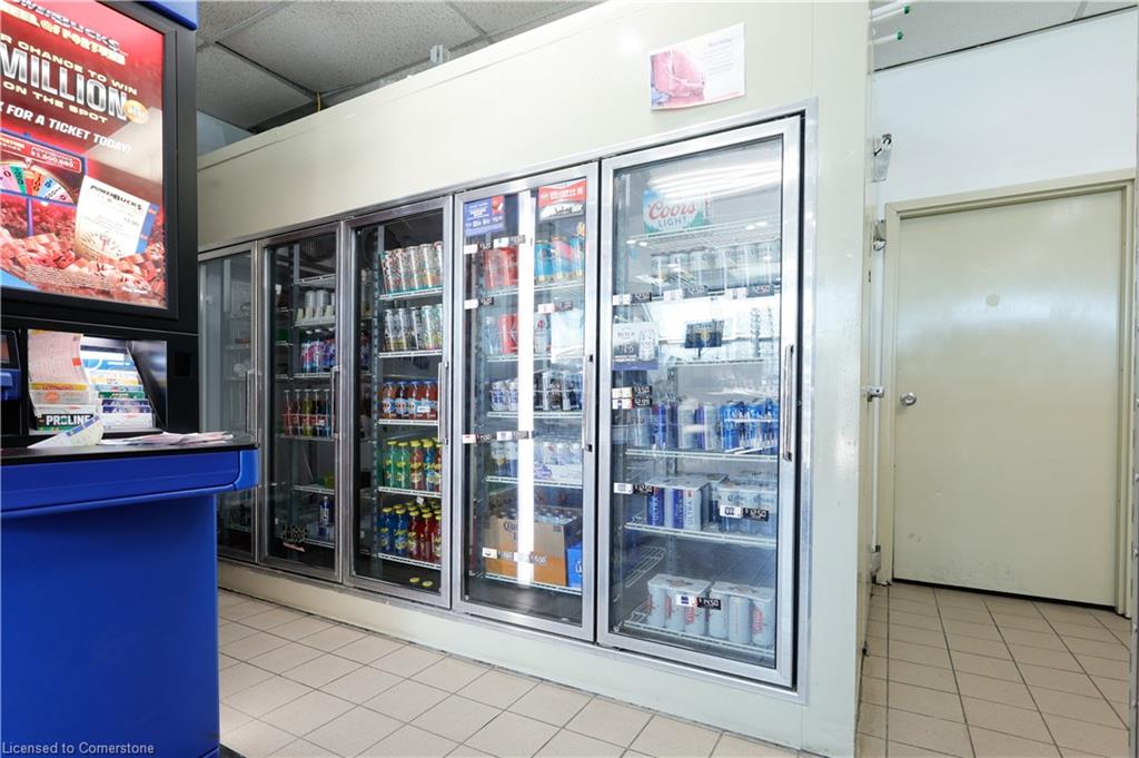 780 Dundas Street Property Photo 27
