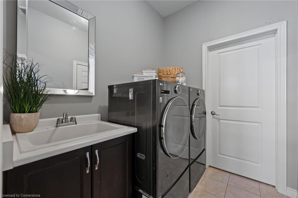 32 Babcock Street Property Photo 23