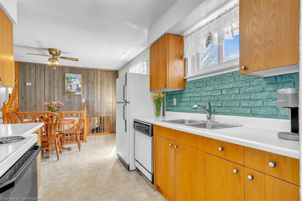21 Willis Drive Property Photo 9