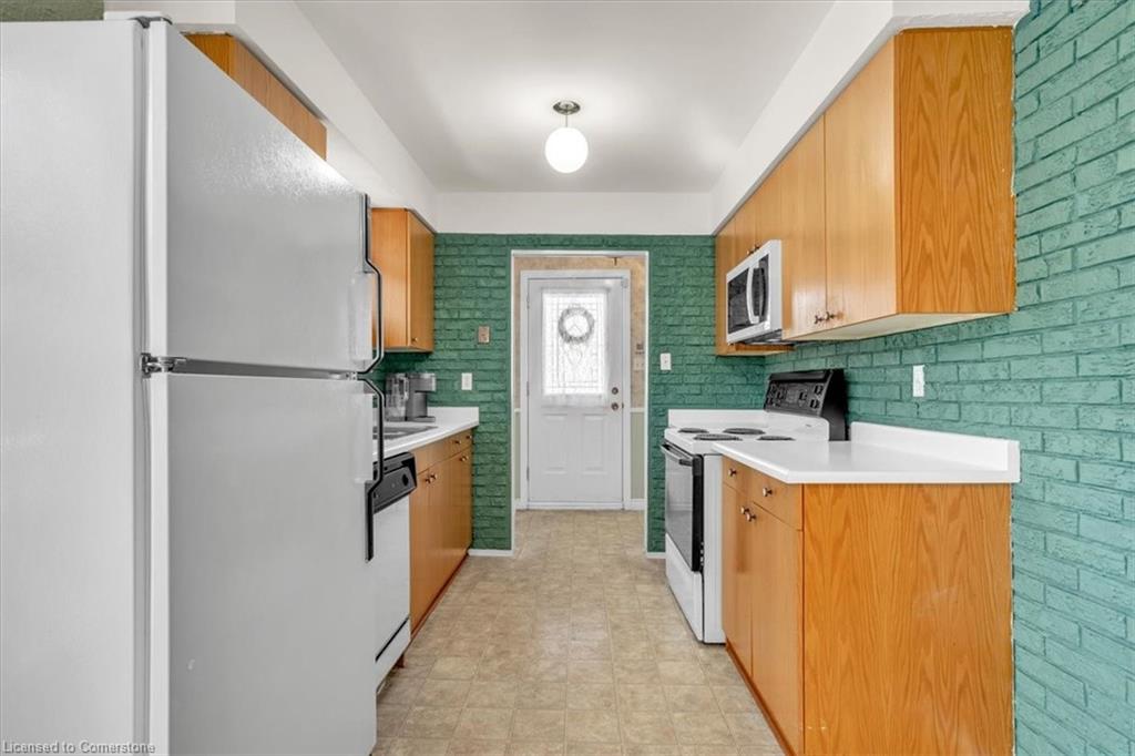 21 Willis Drive Property Photo 10