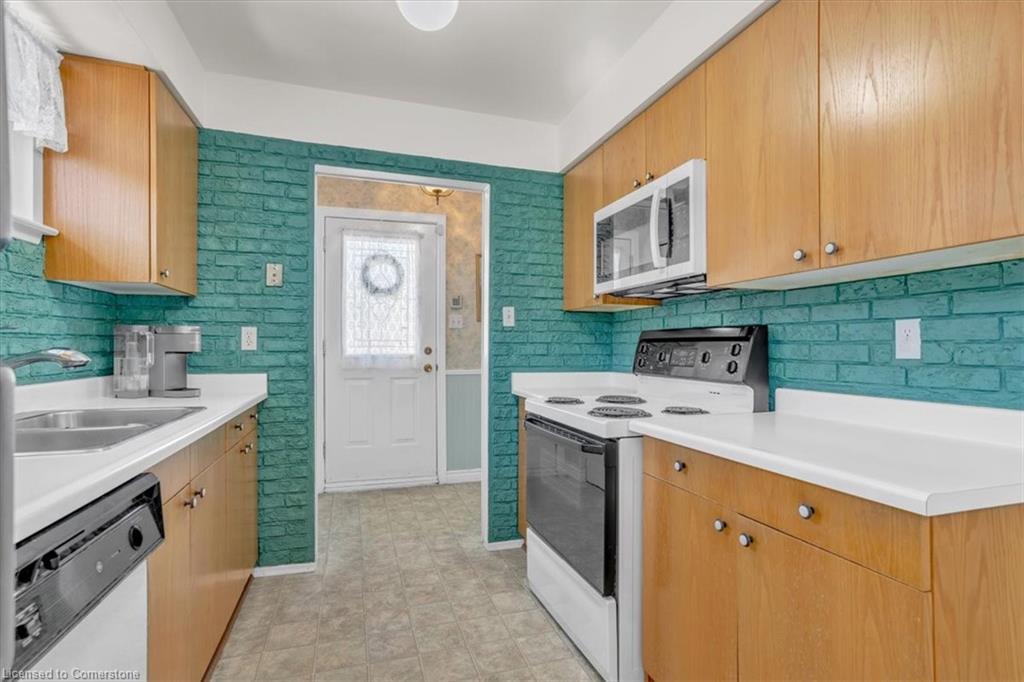 21 Willis Drive Property Photo 11