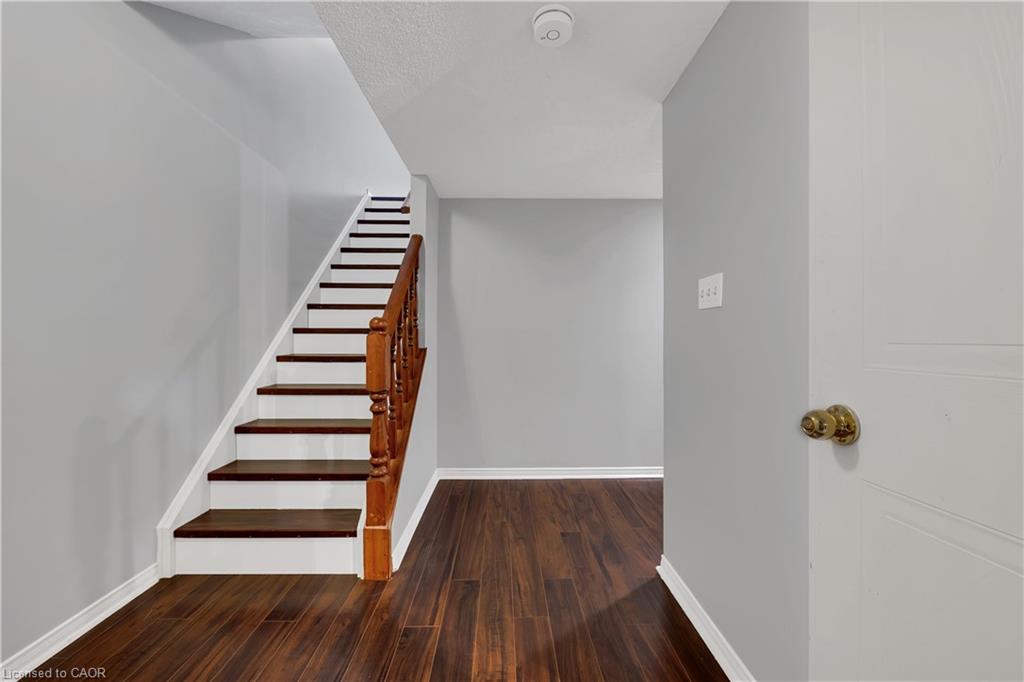 304-895 Maple Avenue Property Photo 7