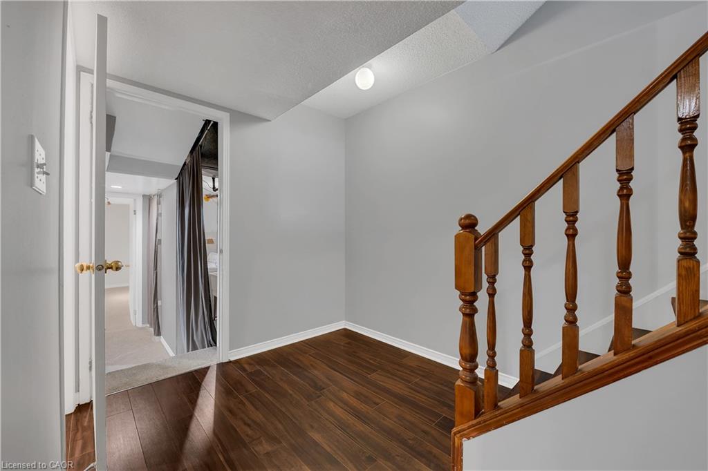 304-895 Maple Avenue Property Photo 9
