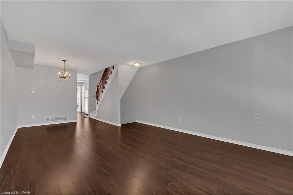 304-895 Maple Avenue Property Photo 13