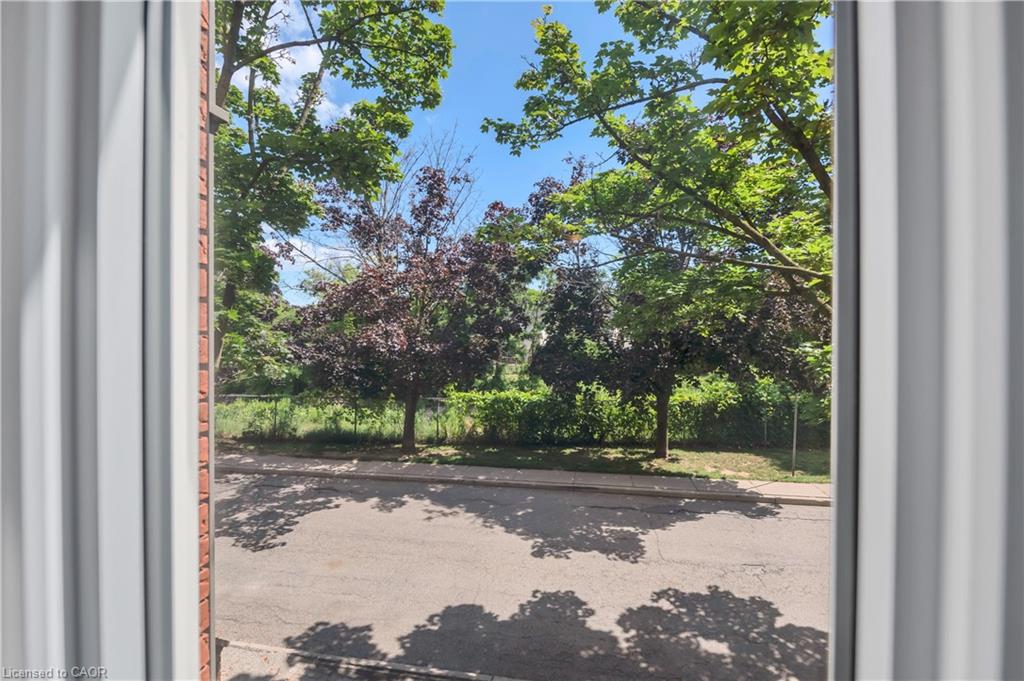304-895 Maple Avenue Property Photo 15
