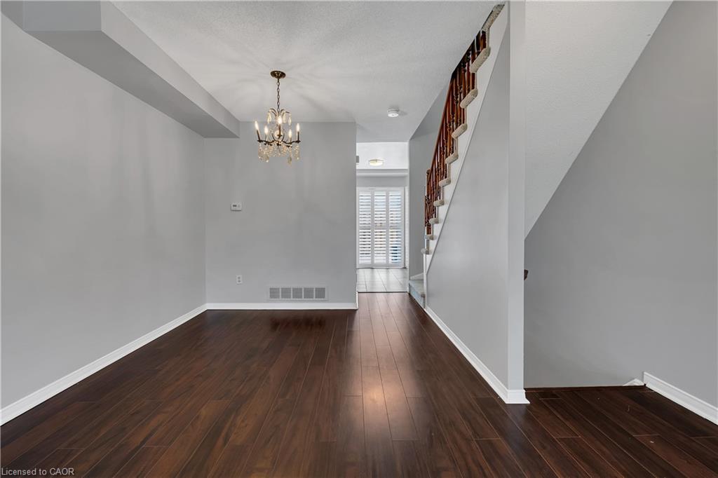 304-895 Maple Avenue Property Photo 16