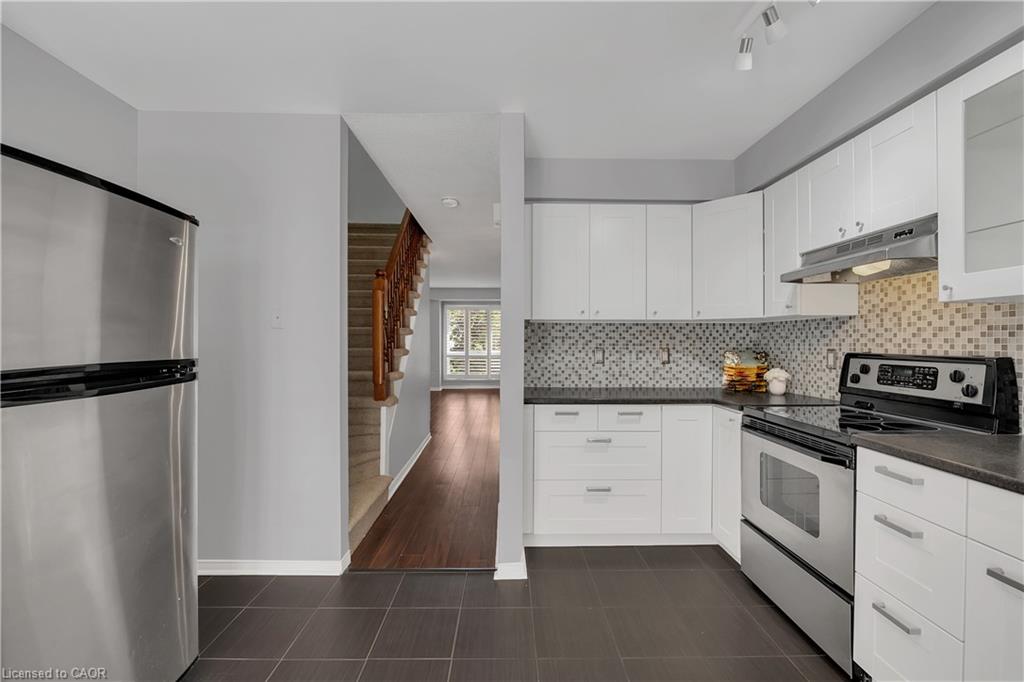304-895 Maple Avenue Property Photo 19