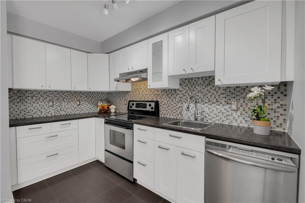 304-895 Maple Avenue Property Photo 20