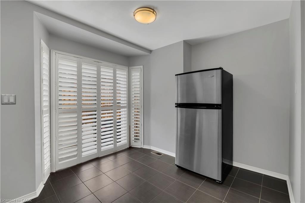 304-895 Maple Avenue Property Photo 23