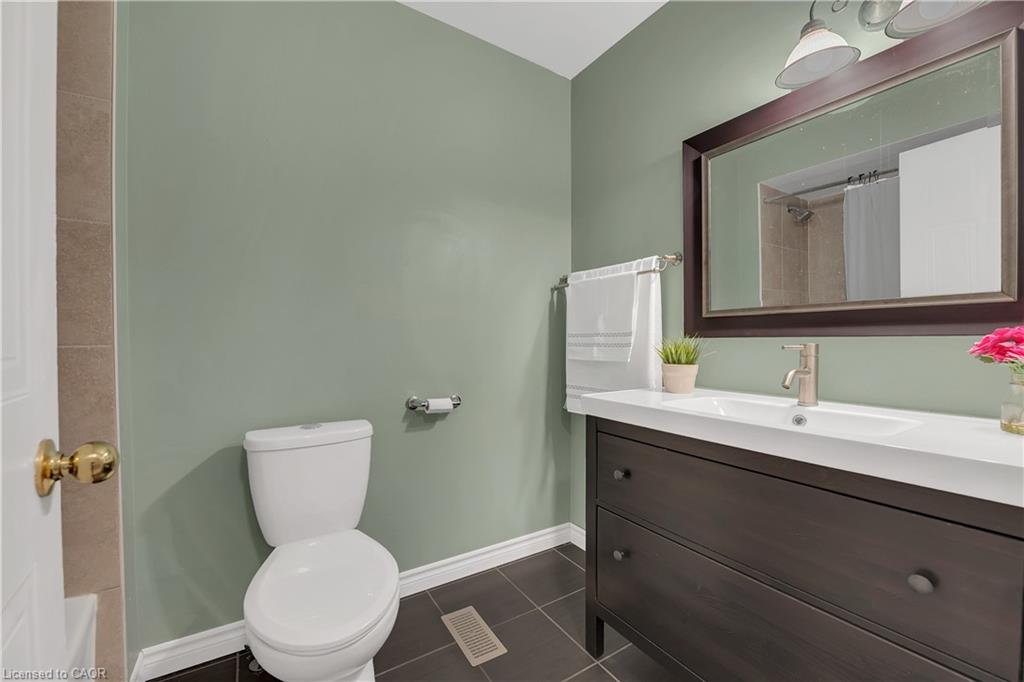 304-895 Maple Avenue Property Photo 32