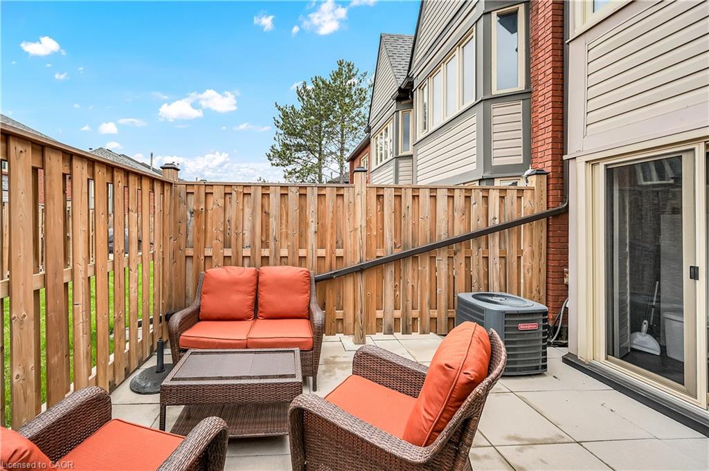 304-895 Maple Avenue Property Photo 40