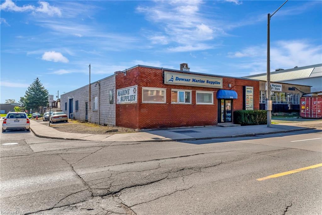 522 James Street N Property Photo 1