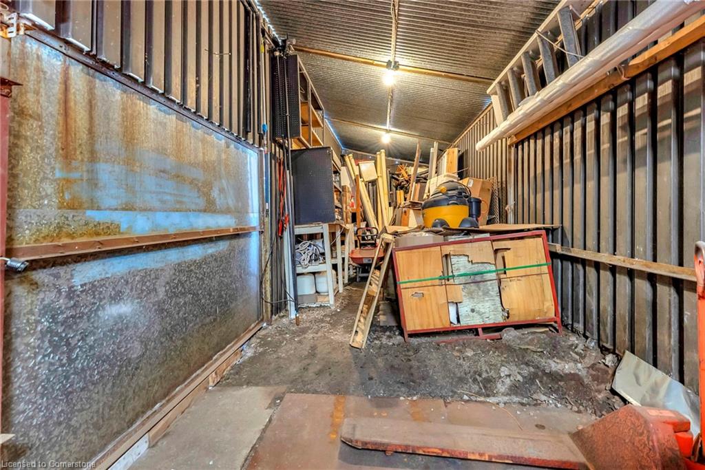 522 James Street N Property Photo 15