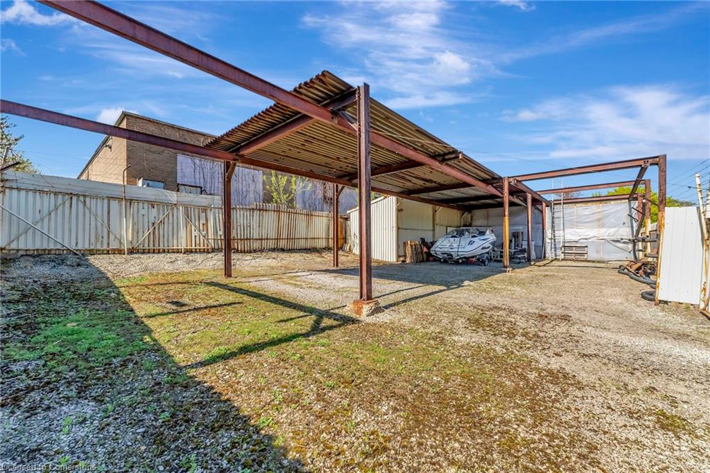 522 James Street N Property Photo 19