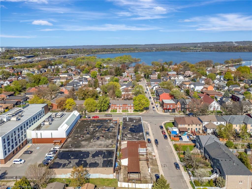 522 James Street N Property Photo 26