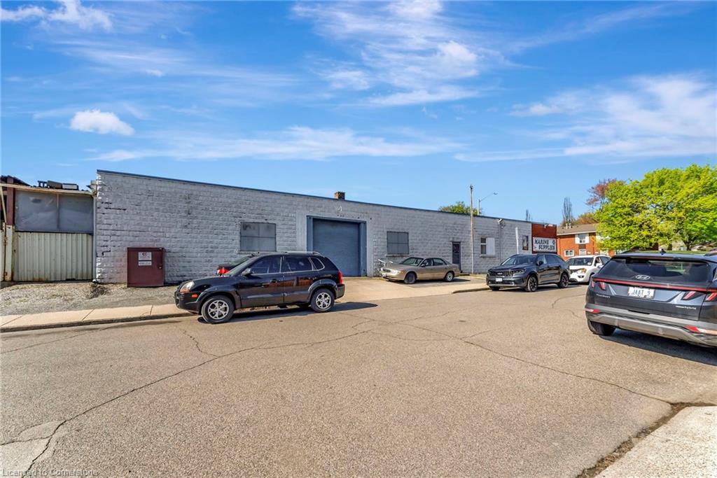 522 James Street N Property Photo 31