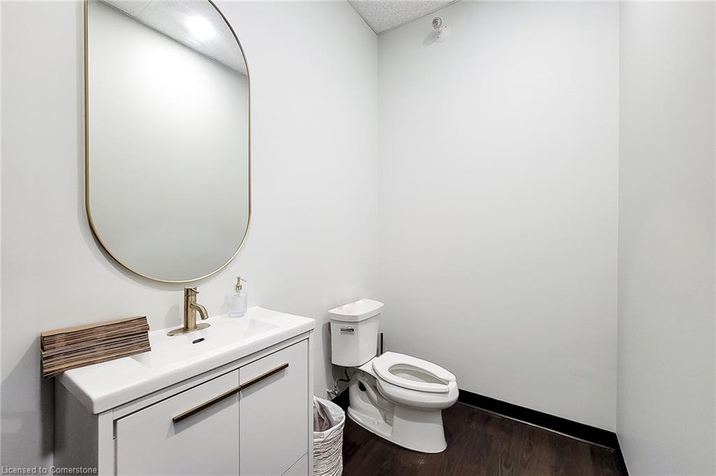 927 King Street E Property Photo 26