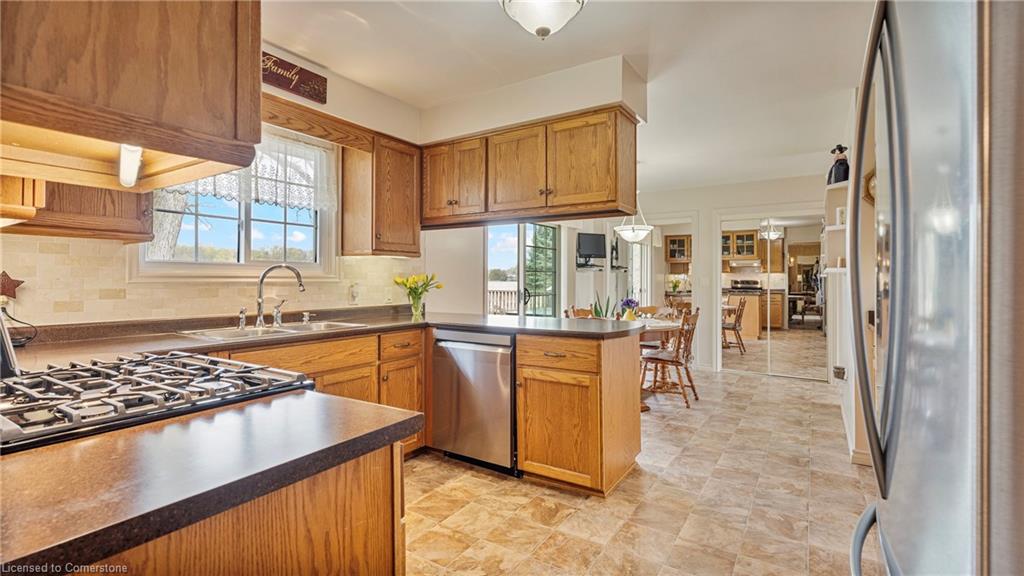 54 Bee Street Property Photo 14
