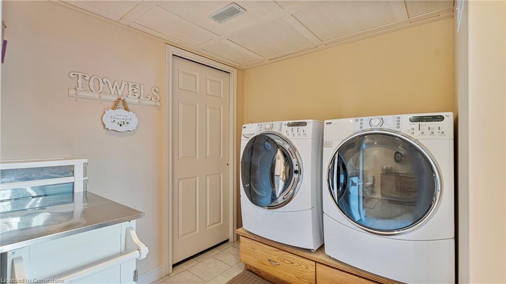 54 Bee Street Property Photo 33