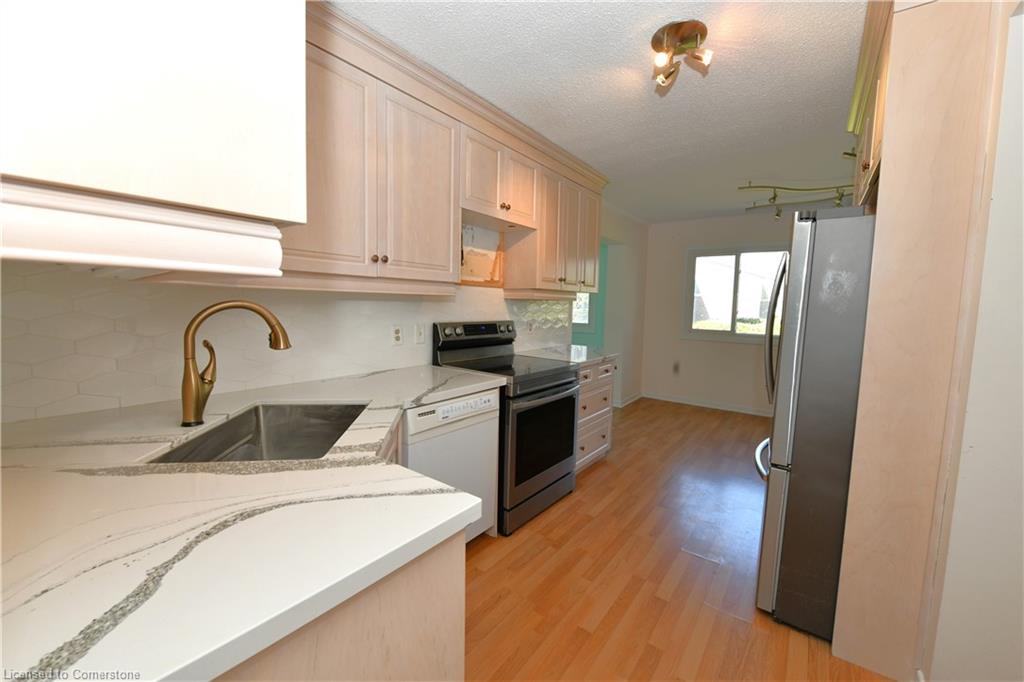 96-30 Green Valley Drive Property Photo 5
