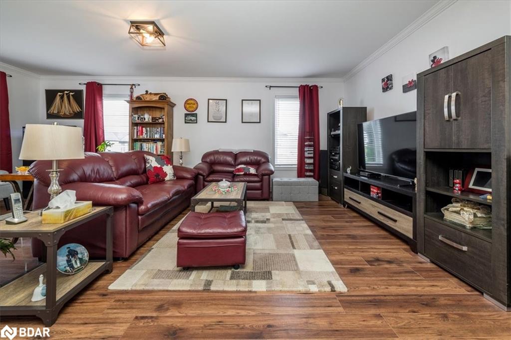1 Sinclair Crescent Property Photo 6