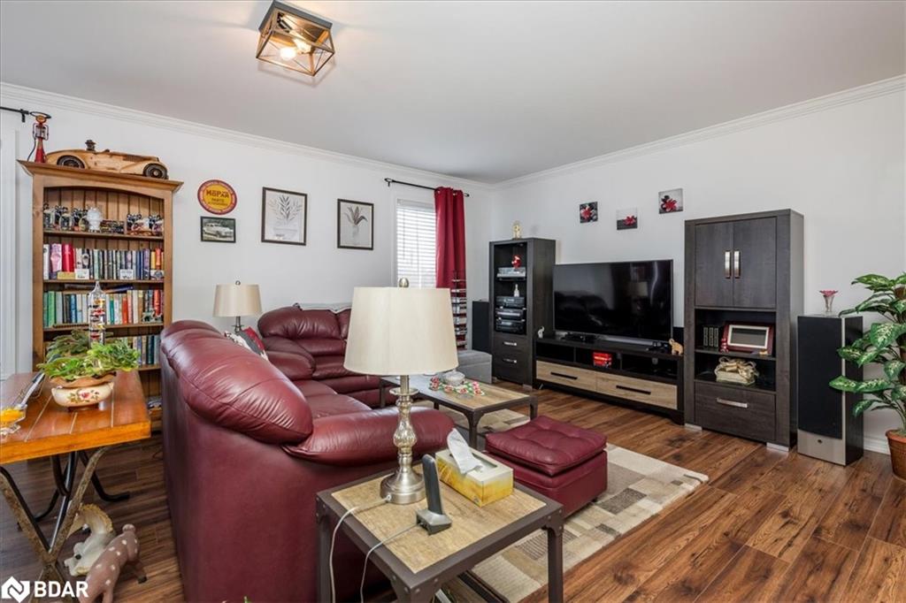 1 Sinclair Crescent Property Photo 7