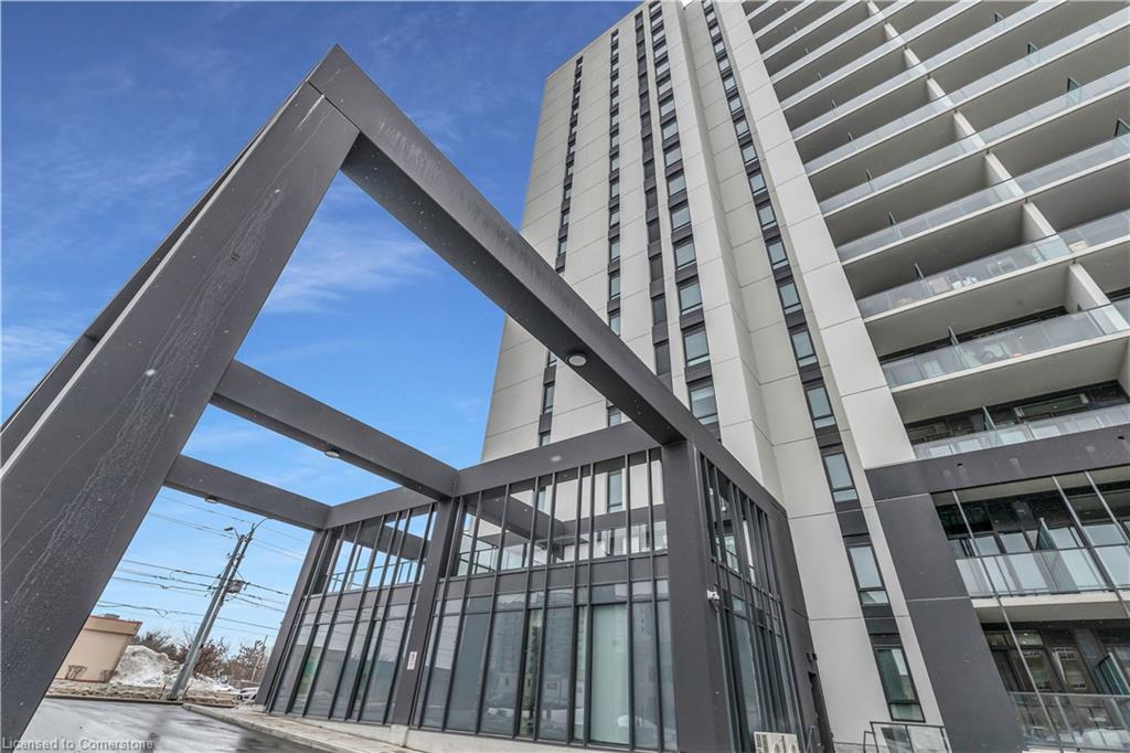 102-741 King Street W Property Photo 1