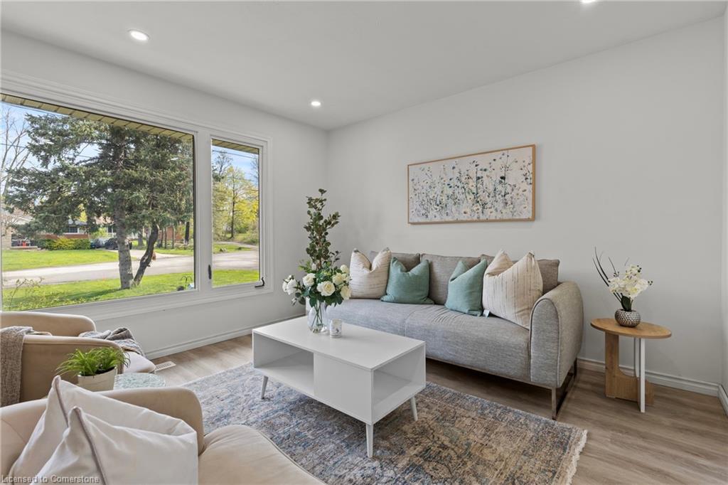 215 Mackenzie Crescent Property Photo