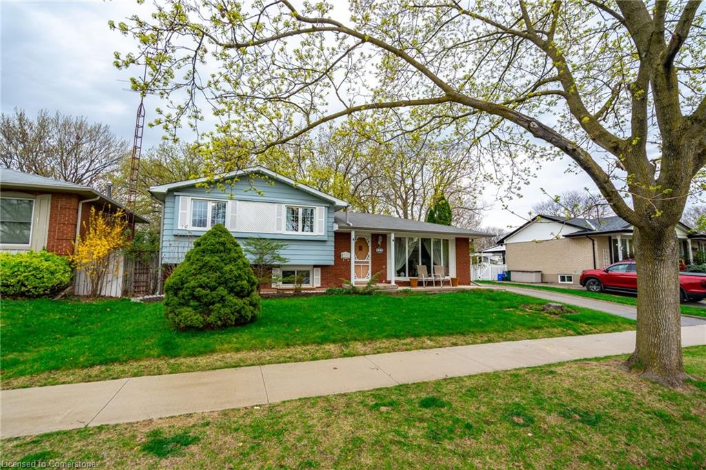 611 Woodview Road Property Photo 1