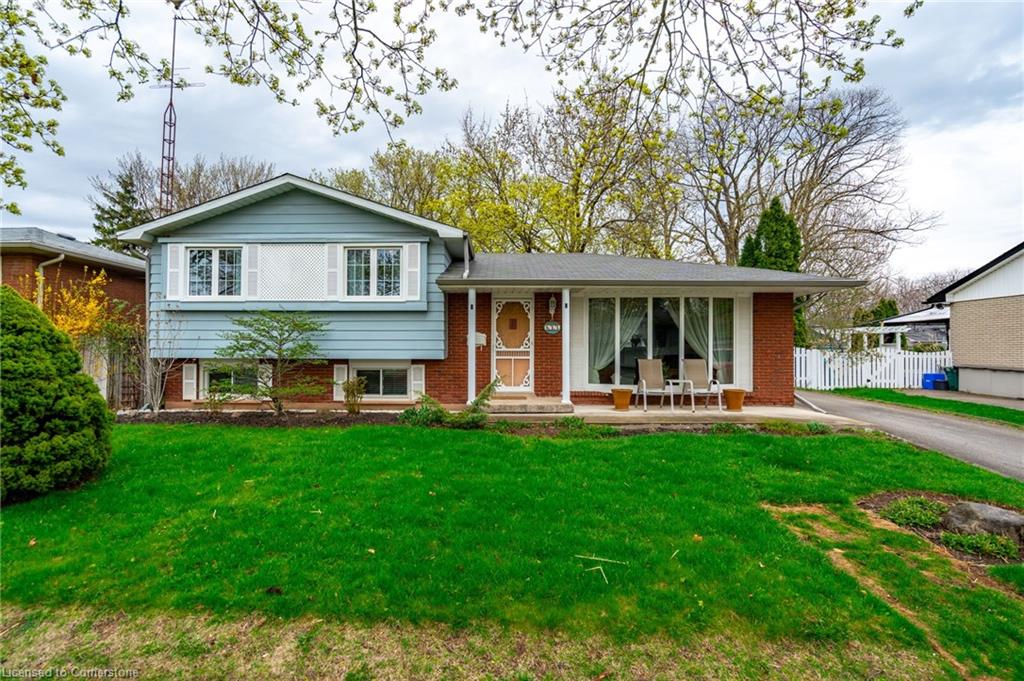 611 Woodview Road Property Photo 2