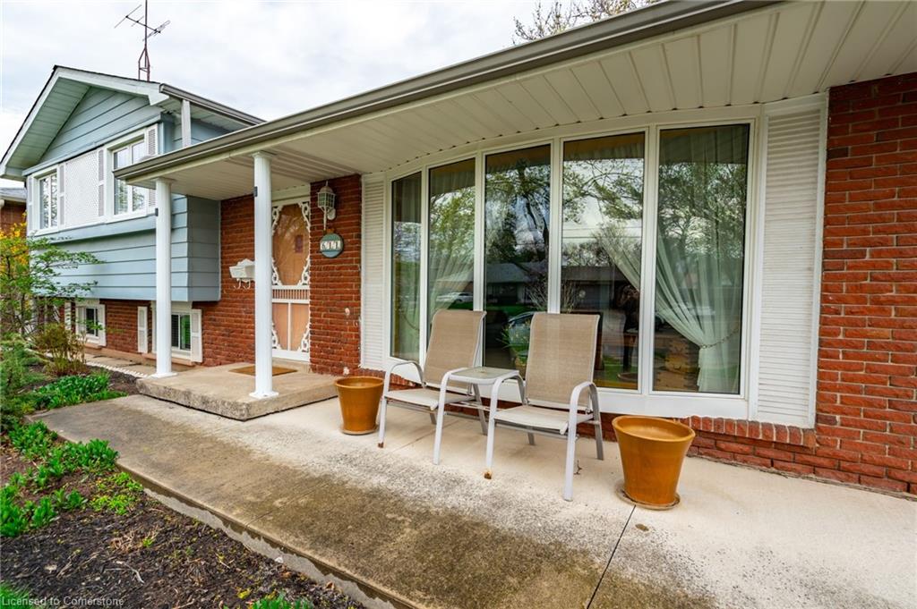 611 Woodview Road Property Photo 6
