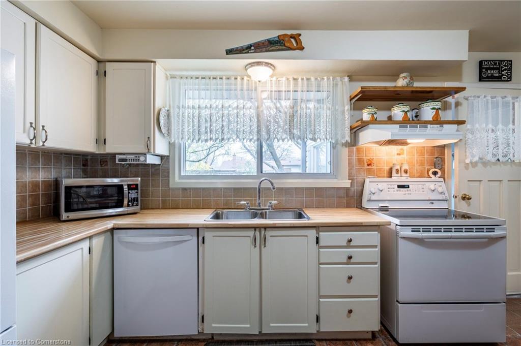611 Woodview Road Property Photo 16
