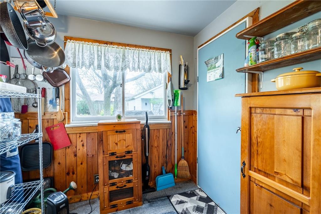 611 Woodview Road Property Photo 18