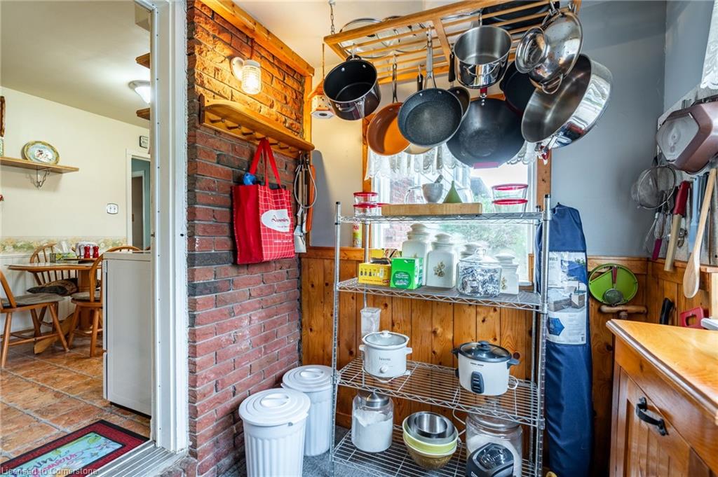 611 Woodview Road Property Photo 19