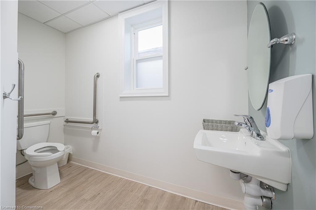 161 Victoria Street S Property Photo 12