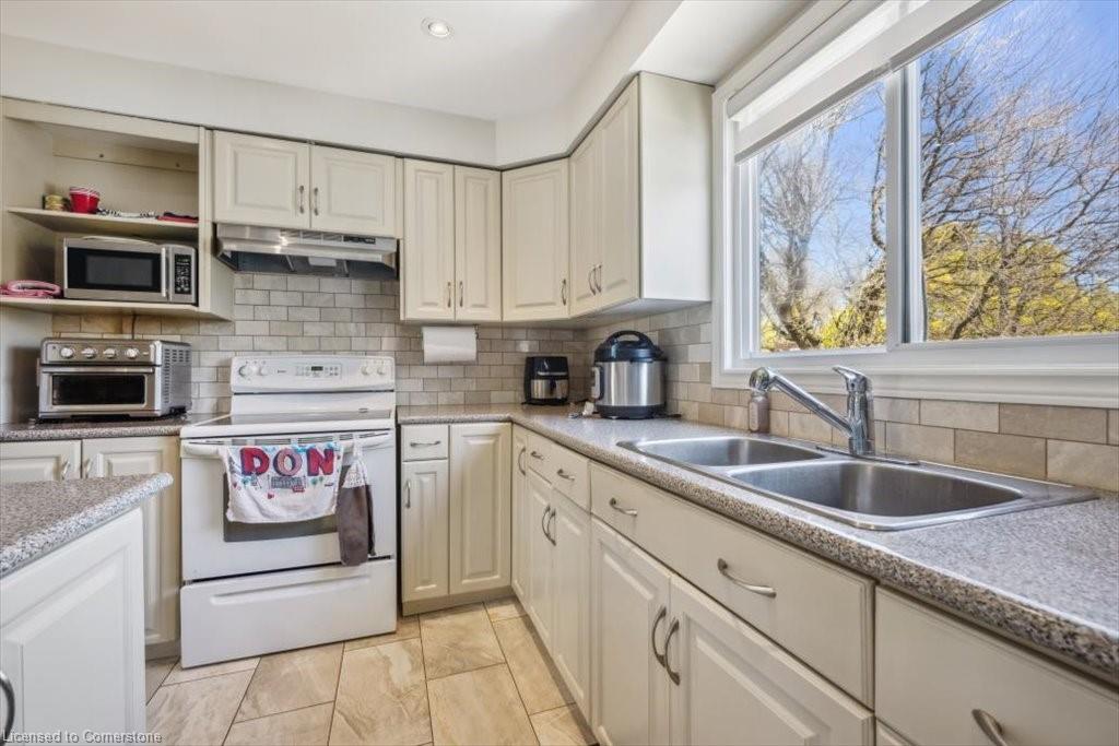 A-421 Bairstow Crescent Property Photo 15