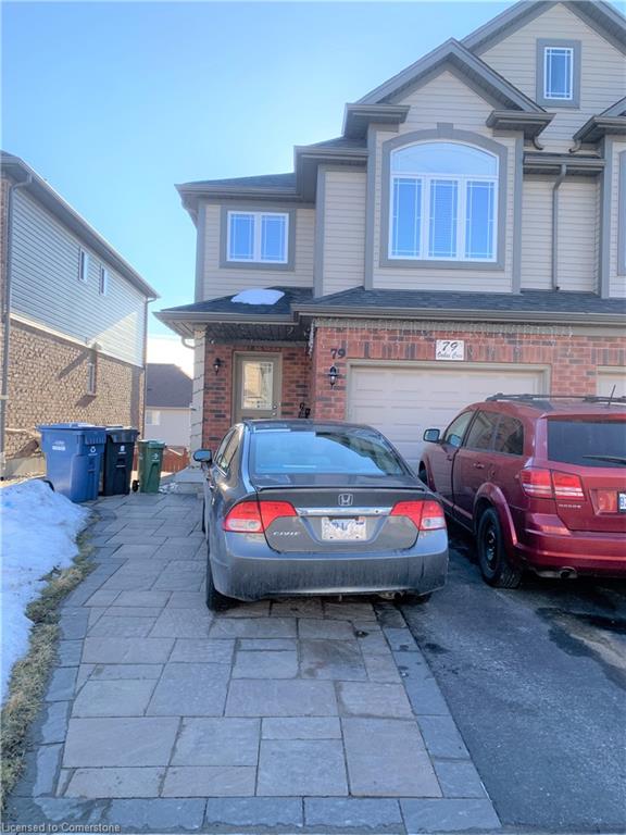 79 Oakes Crescent Property Photo