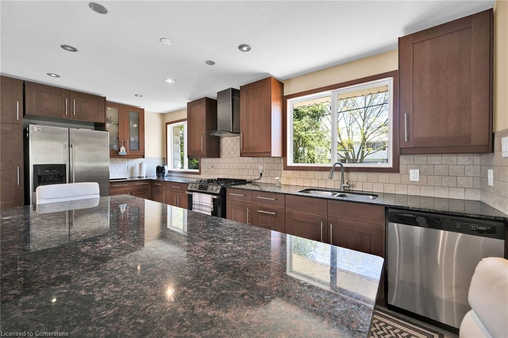 2 Par Place Property Photo 5
