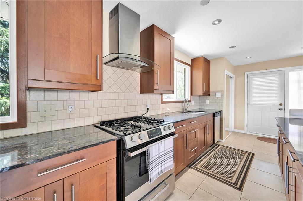 2 Par Place Property Photo 6