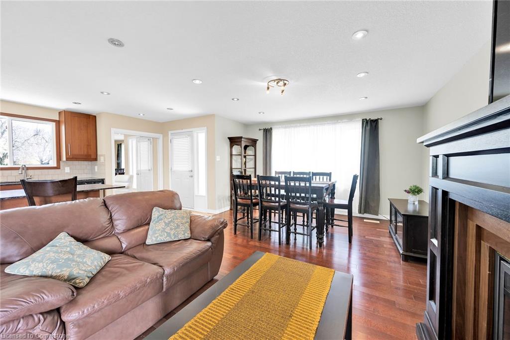 2 Par Place Property Photo 12