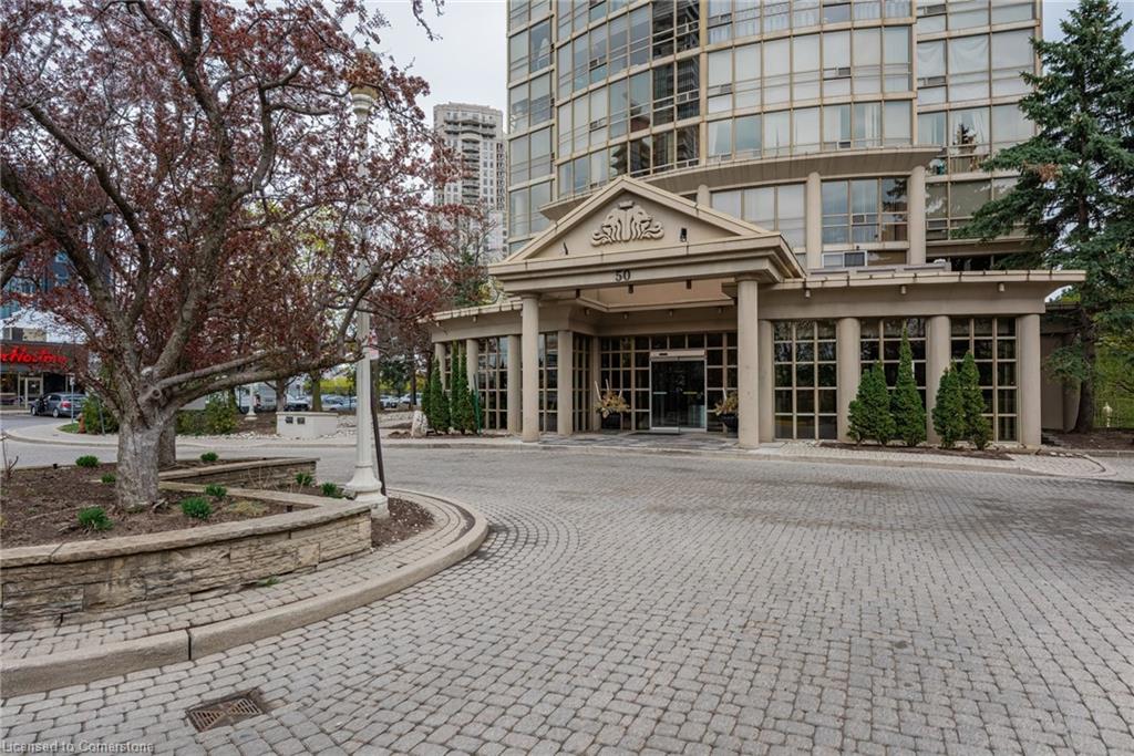 1002-50 Eglinton Avenue W Property Photo