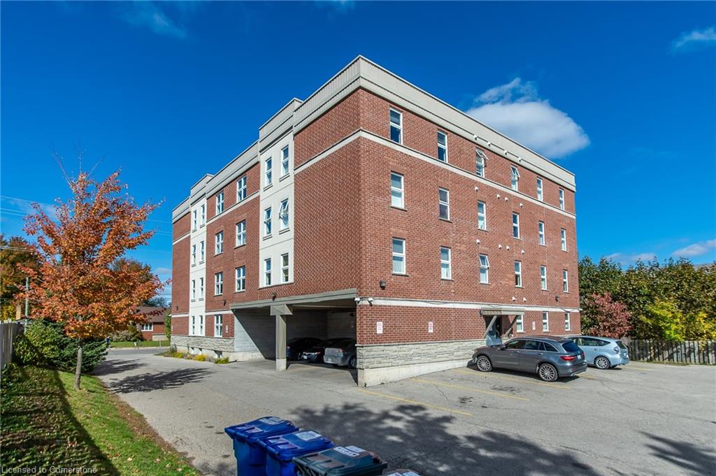 81 Columbia Street W Property Photo 2