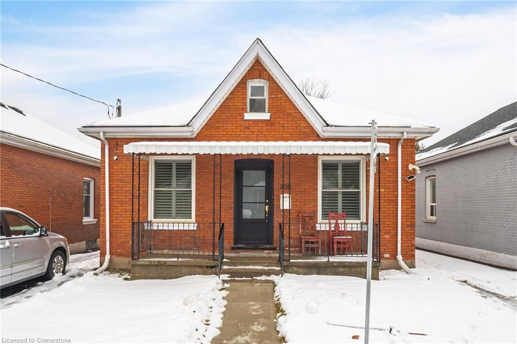 208 Drummond Street Property Photo 2